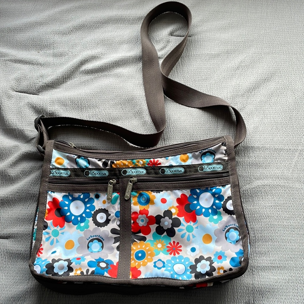 LeSportsac expandable shoulder crossbody bag